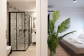 Luxury Apartment near Floisvos Marina