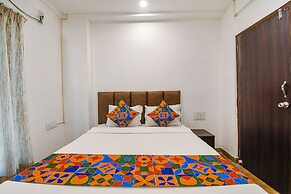 Fabhotel Seven Wonders 55