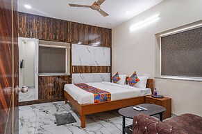 Fabhotel Perams Grand Inn