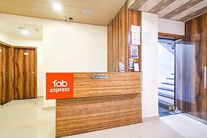 Fabexpress The King Palace