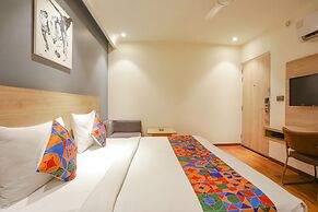Fabhotel Jhs Studio