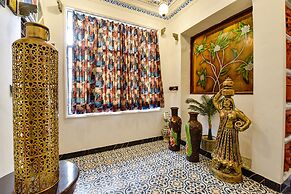 Fabhotel Ambika Chirwa House