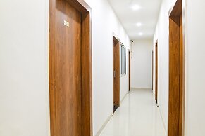 FabHotel Grand Giriraj