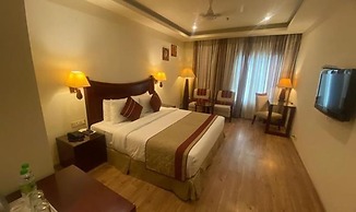 Fabhotel Prime B City Mark