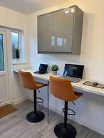 3-bed Home, Sleeps 8, Ideal for Large Groups