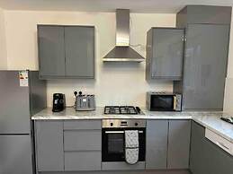 3-bed Home, Sleeps 8, Ideal for Large Groups