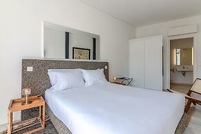 Portas do Céu Apartments