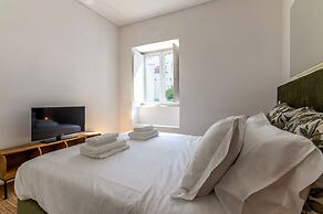 Portas do Céu Apartments