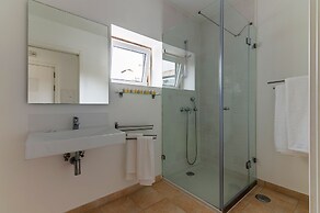 Portas do Céu Apartments