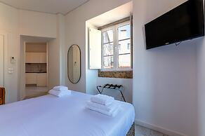 Portas do Céu Apartments