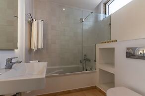 Portas do Céu Apartments