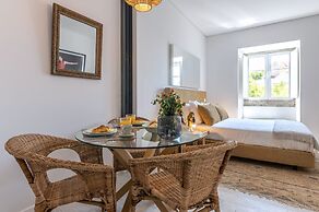 Portas do Céu Apartments