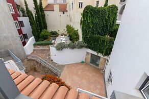 Portas do Céu Apartments