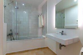 Portas do Céu Apartments