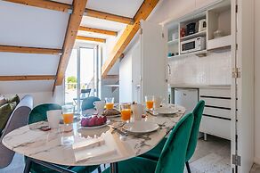 Portas do Céu Apartments