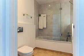 Portas do Céu Apartments