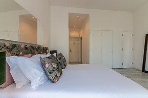 Portas do Céu Apartments