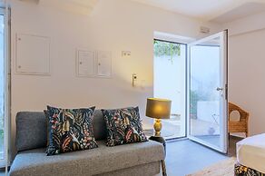 Portas do Céu Apartments