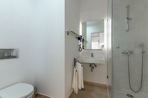 Portas do Céu Apartments