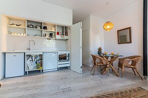 Portas do Céu Apartments