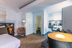 Portas do Céu Apartments