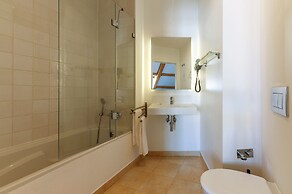 Portas do Céu Apartments