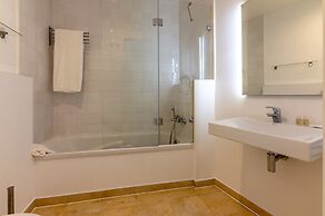 Portas do Céu Apartments