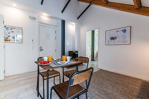 Portas do Céu Apartments