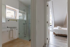 Portas do Céu Apartments