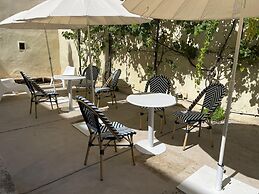 Portas do Céu Apartments