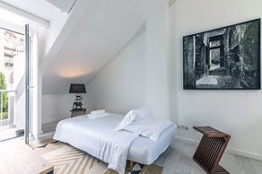 Portas do Céu Apartments