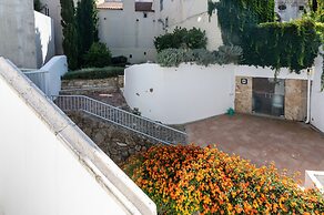 Portas do Céu Apartments