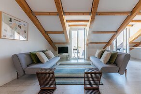 Portas do Céu Apartments