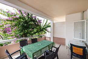 Cozy Apartment Branka With Nice Garden 6