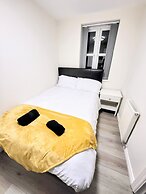 Large Modern House with Parking