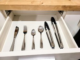 Large Modern House with Parking