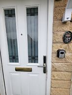 Large Modern House with Parking