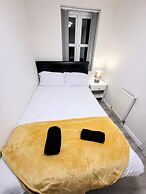 Large Modern House with Parking