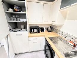 Large Modern House with Parking