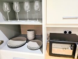 Large Modern House with Parking