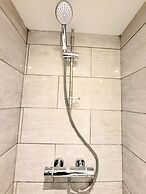 Large Modern House with Parking