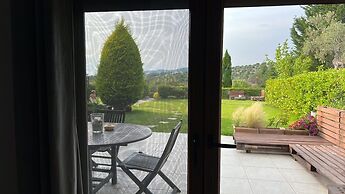 Angelos elegant summer house