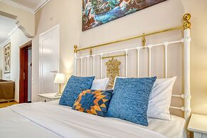 Phaedrus Living: Heritage Luxury Penthouse Kolonaki