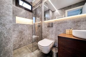 Phaedrus Living: Heritage Luxury Penthouse Kolonaki