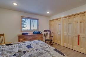 Hines Vacation Rental w/ Grill: Walk to Lake!
