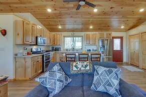 Hines Vacation Rental w/ Grill: Walk to Lake!