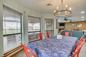 Private Dock, Lanai: Bayou Retreat in Barataria!