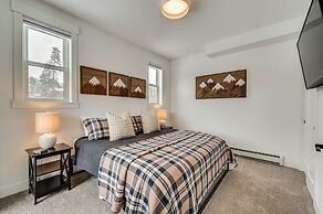 2 Mi to Rmnp: Mtn-view Grand Lake Loft!