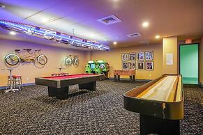 Beachfront Galveston Getaway w/ Gulf Views!