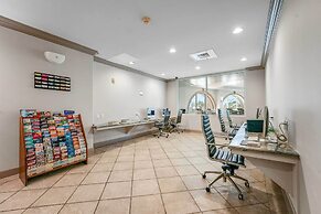 Beachfront Galveston Getaway w/ Gulf Views!